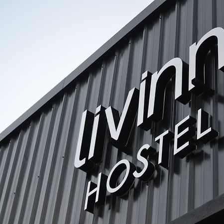 Livinn Hostel City Center Сурабая Екстериор снимка
